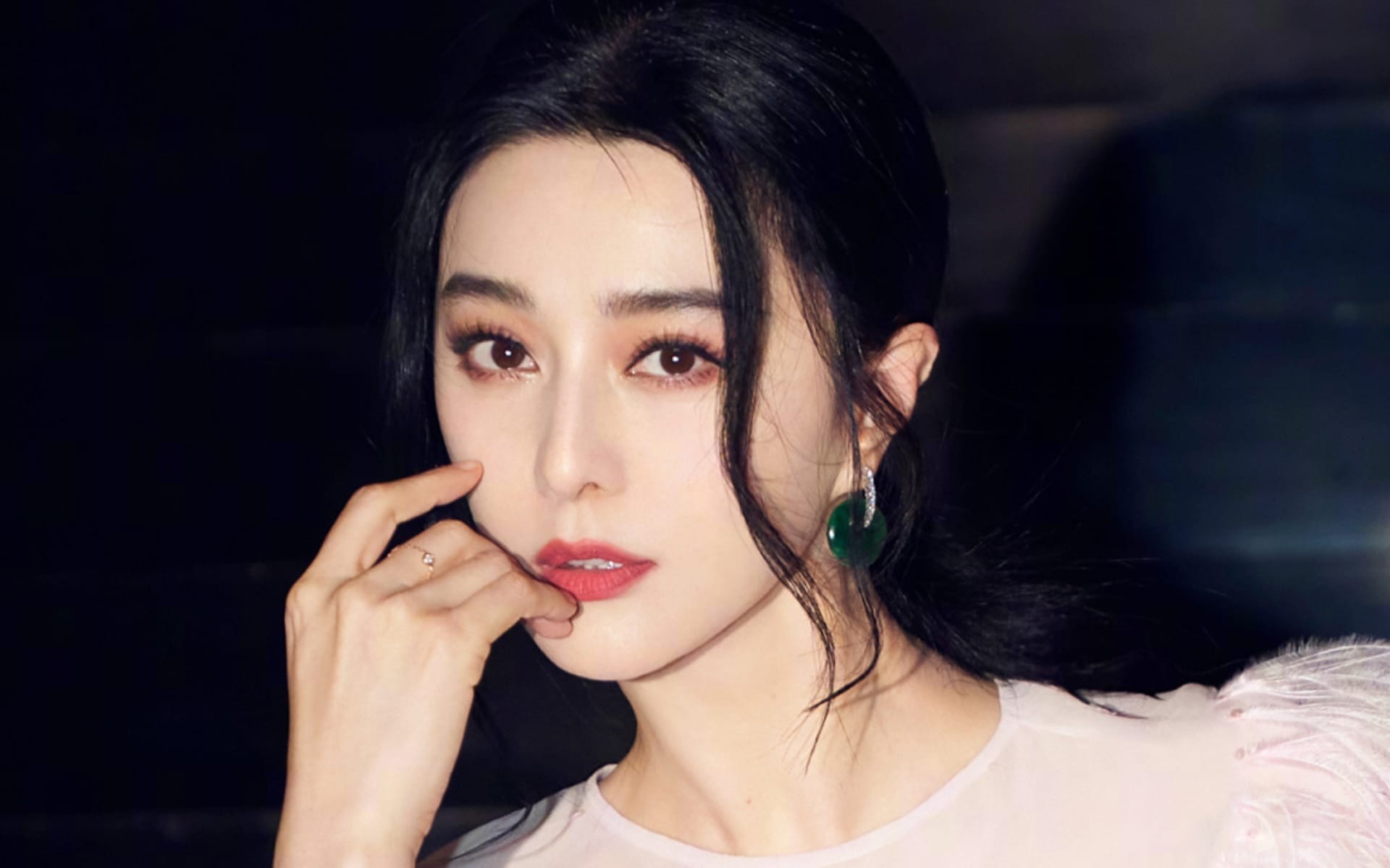 Đôi tai chỉ muốn giấu kín của Phạm Băng Băng là điềm báo trước số mệnh- Ảnh 7.