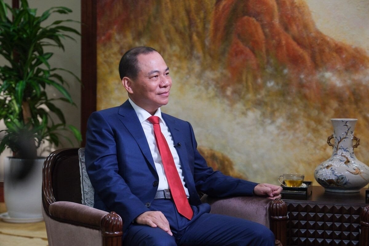 Cổ phiếu Vingroup tăng gấp 5,5 lần từ đầu năm, tỷ phú Phạm Nhật Vượng sắp lọt top 100 người giàu nhất thế giới- Ảnh 1.