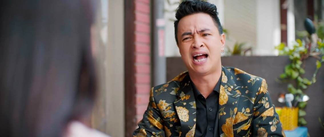 Cây hài mới nổi gánh cả phim Việt giờ vàng: Nhìn mặt đã thấy buồn cười, thở câu nào viral câu đó- Ảnh 1.