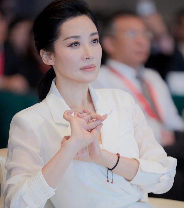 Rầm rộ tin cấm sóng vĩnh viễn nữ diễn viên H.T- Ảnh 1. Rầm rộ tin cấm sóng vĩnh viễn nữ diễn viên H.T- Ảnh 1.