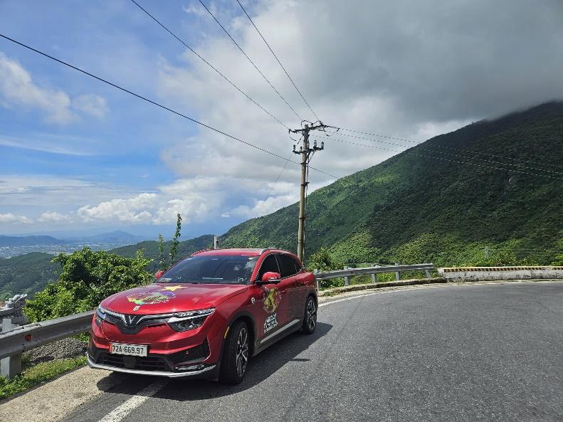 Chủ xe VF 8: “Đạp ga đã như siêu xe, chi phí nuôi xe quá rẻ”- Ảnh 1. Chủ xe VF 8: “Đạp ga đã như siêu xe, chi phí nuôi xe quá rẻ”- Ảnh 1.