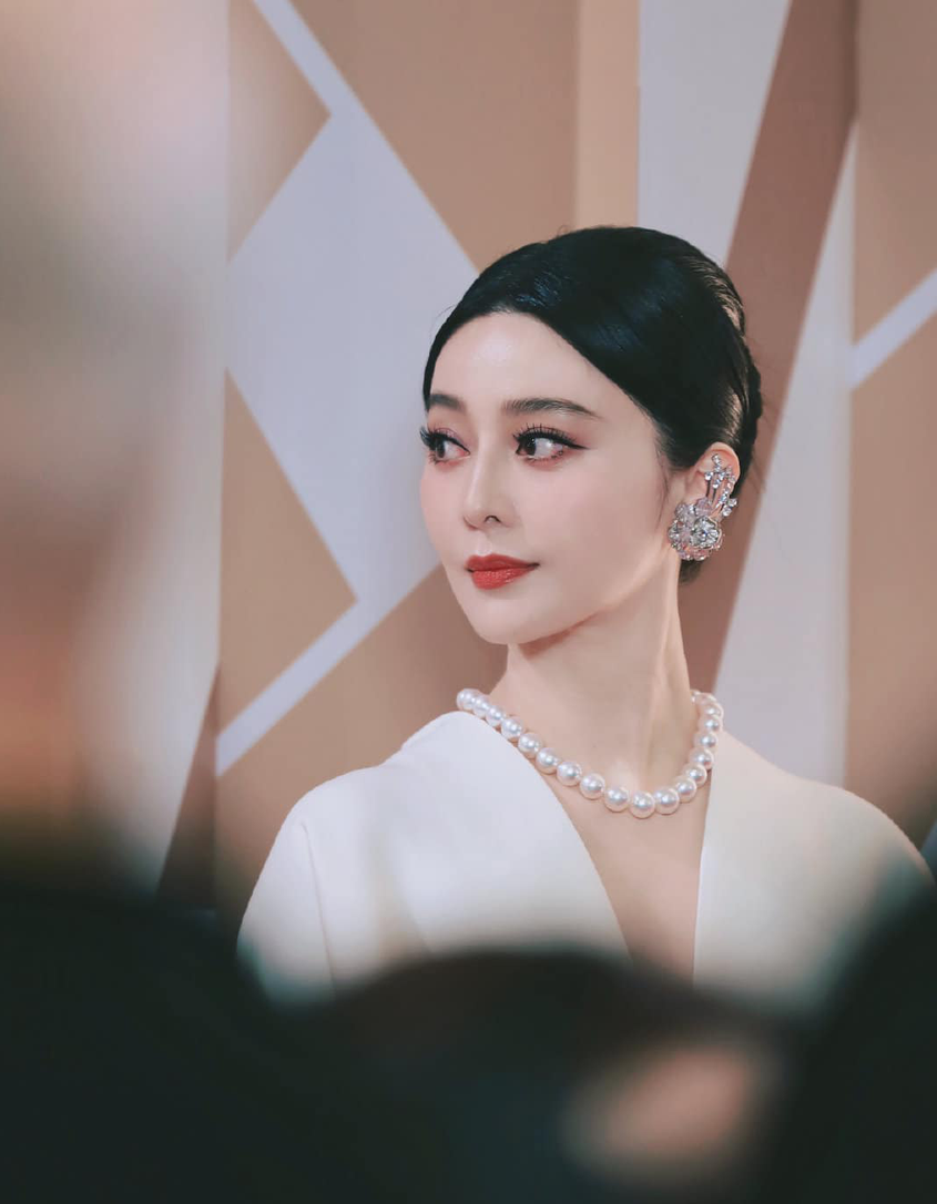 Đôi tai chỉ muốn giấu kín của Phạm Băng Băng là điềm báo trước số mệnh- Ảnh 6.