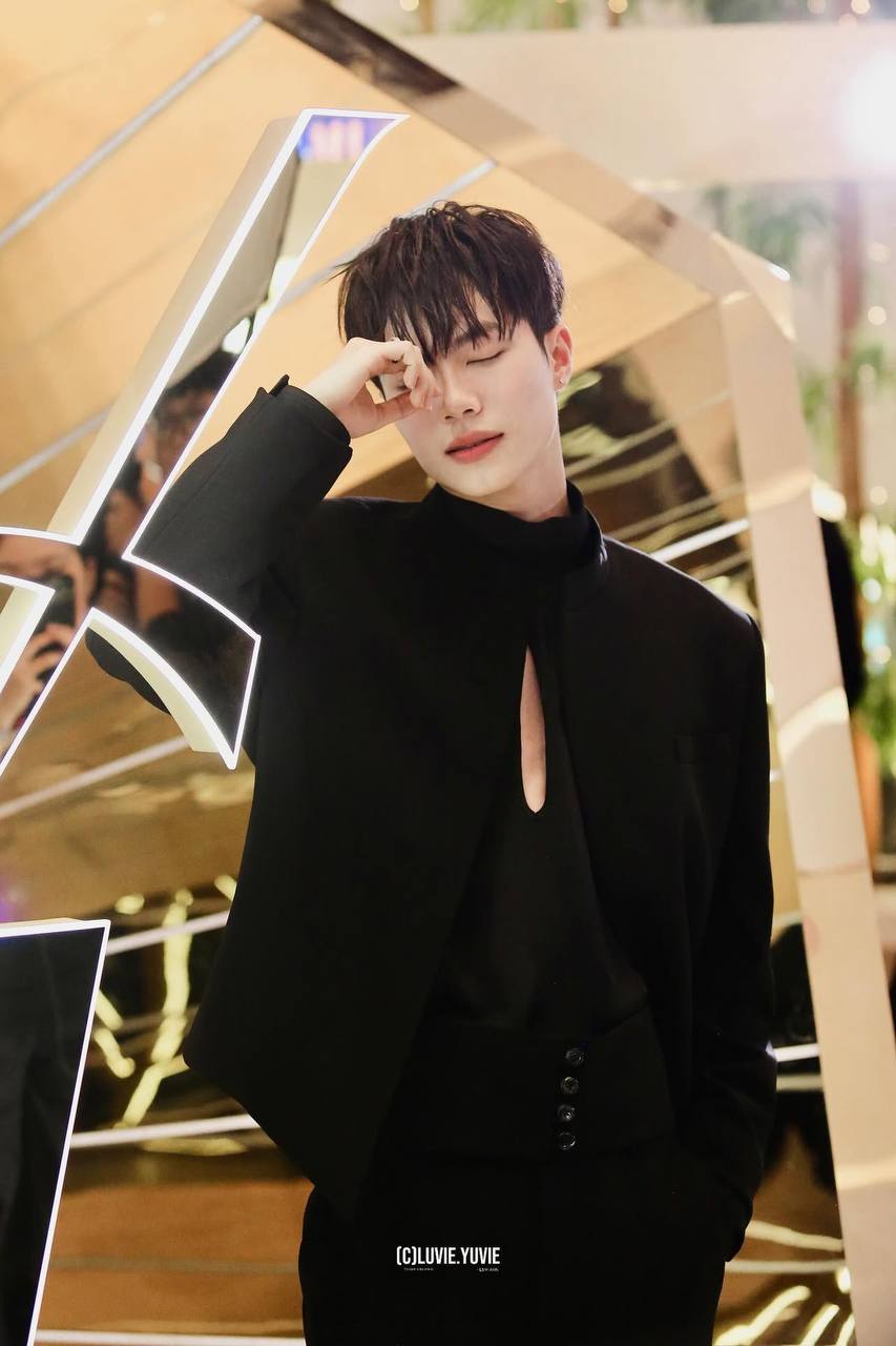 Vbiz nổi lên 1 mỹ nam 2K5 đẹp trai như hoàng tử, đặc biệt là không “dầu mỡ”- Ảnh 5. Vbiz nổi lên 1 mỹ nam 2K5 đẹp trai như hoàng tử, đặc biệt là không “dầu mỡ”- Ảnh 5.