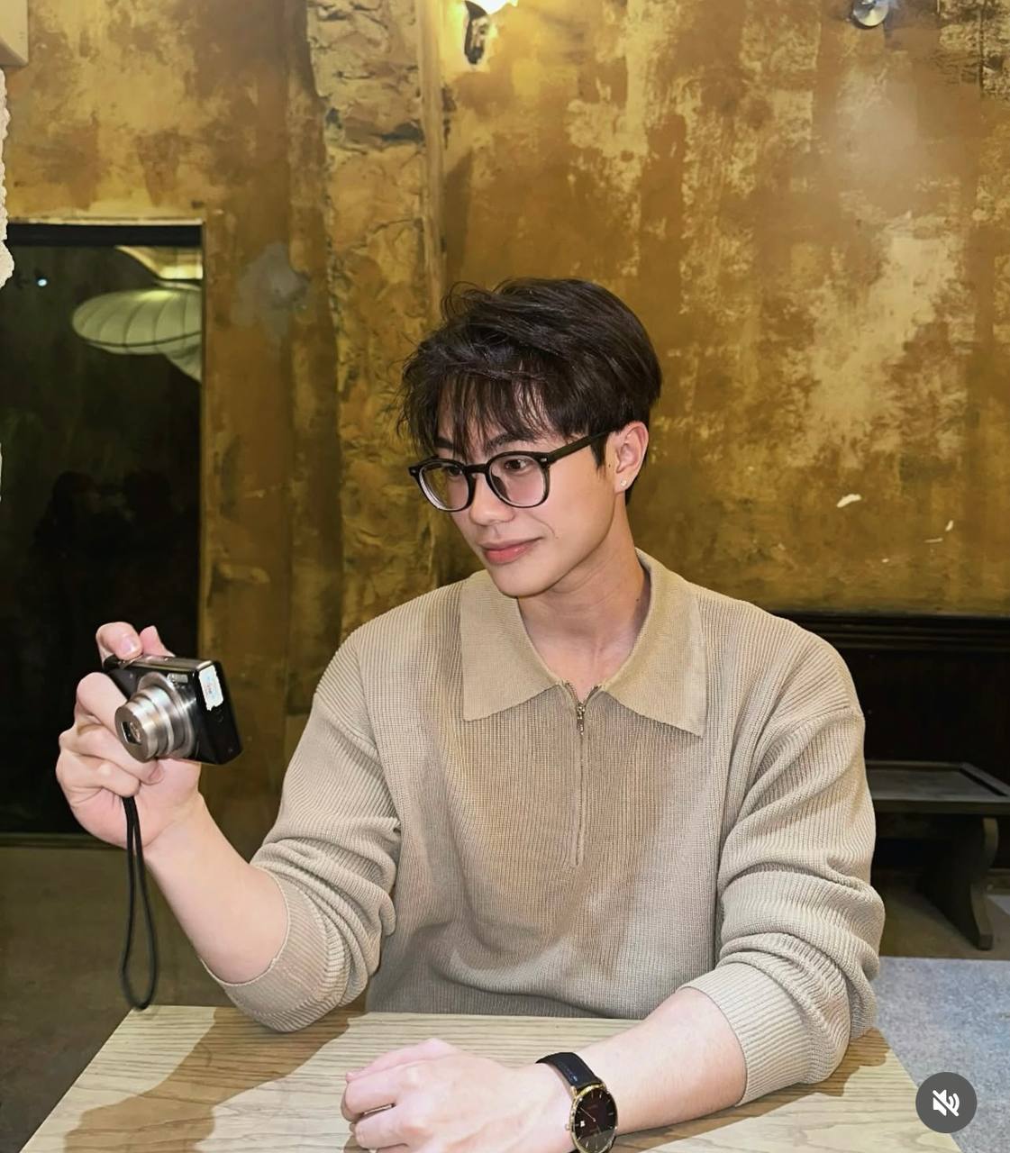 Vbiz nổi lên 1 mỹ nam 2K5 đẹp trai như hoàng tử, đặc biệt là không “dầu mỡ”- Ảnh 20. Vbiz nổi lên 1 mỹ nam 2K5 đẹp trai như hoàng tử, đặc biệt là không “dầu mỡ”- Ảnh 20.