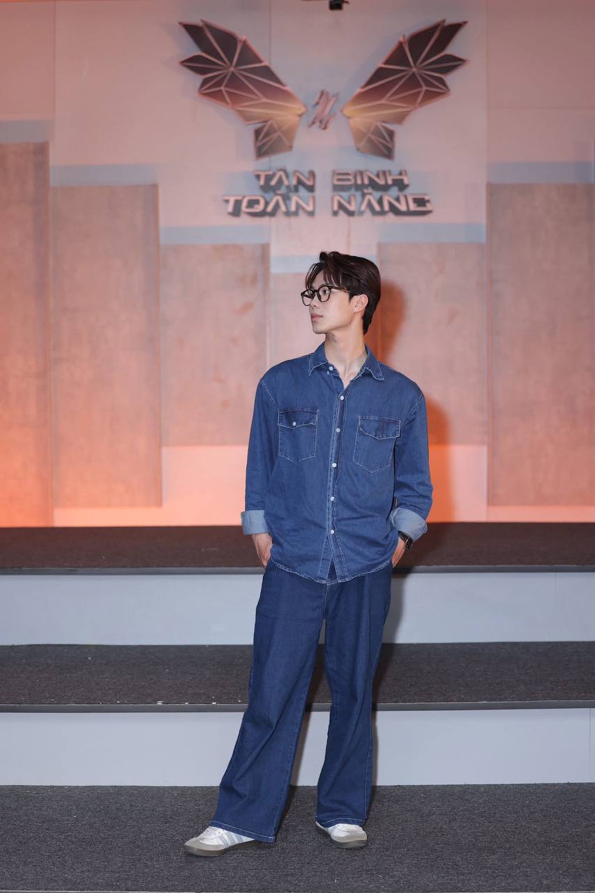 Vbiz nổi lên 1 mỹ nam 2K5 đẹp trai như hoàng tử, đặc biệt là không “dầu mỡ”- Ảnh 23. Vbiz nổi lên 1 mỹ nam 2K5 đẹp trai như hoàng tử, đặc biệt là không “dầu mỡ”- Ảnh 23.