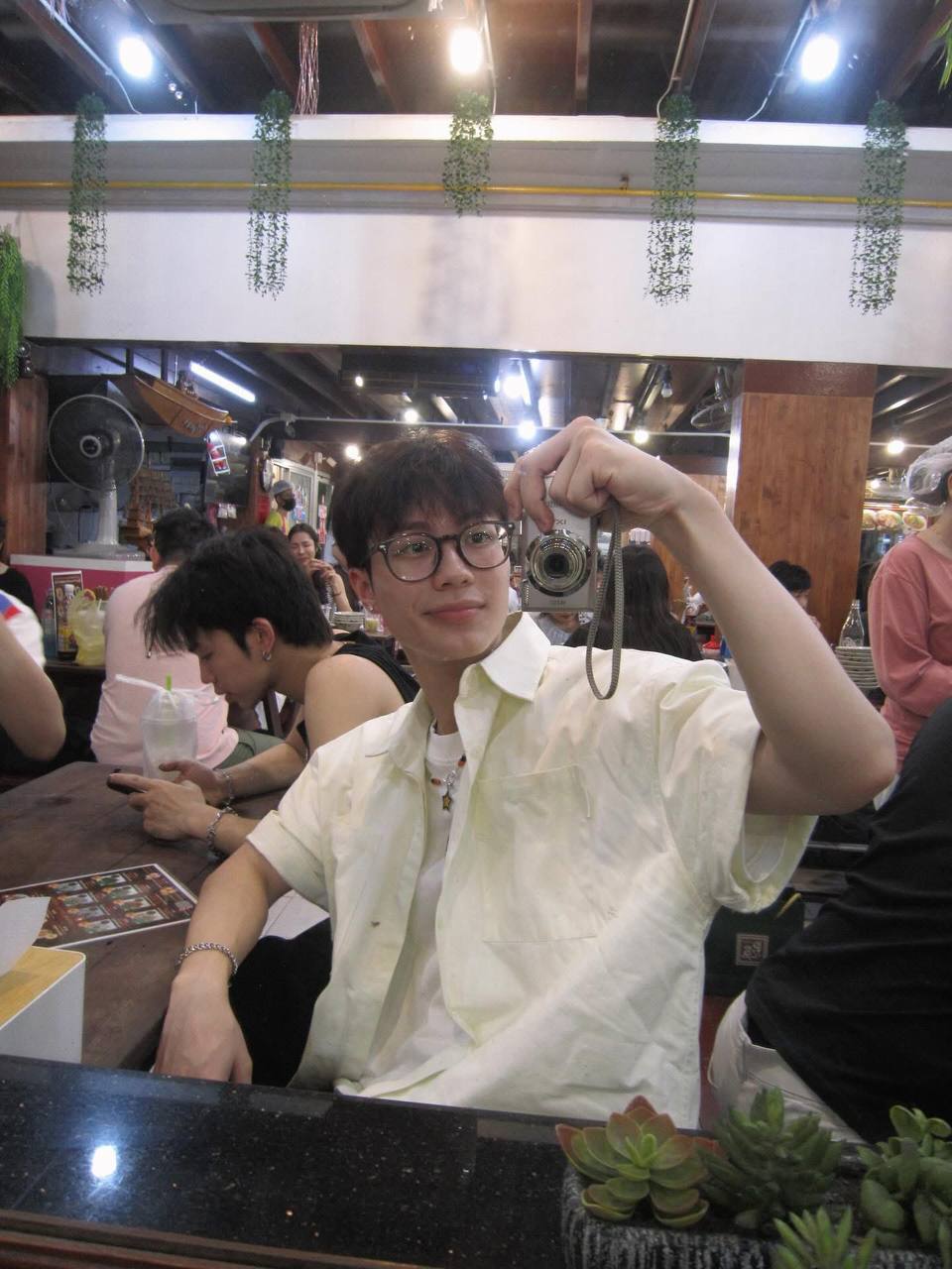 Vbiz nổi lên 1 mỹ nam 2K5 đẹp trai như hoàng tử, đặc biệt là không “dầu mỡ”- Ảnh 22. Vbiz nổi lên 1 mỹ nam 2K5 đẹp trai như hoàng tử, đặc biệt là không “dầu mỡ”- Ảnh 22.