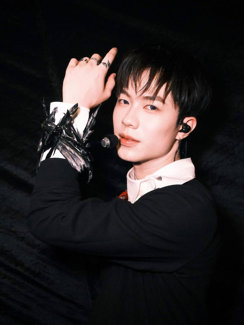 Vbiz nổi lên 1 mỹ nam 2K5 đẹp trai như hoàng tử, đặc biệt là không “dầu mỡ”- Ảnh 19. Vbiz nổi lên 1 mỹ nam 2K5 đẹp trai như hoàng tử, đặc biệt là không “dầu mỡ”- Ảnh 19.