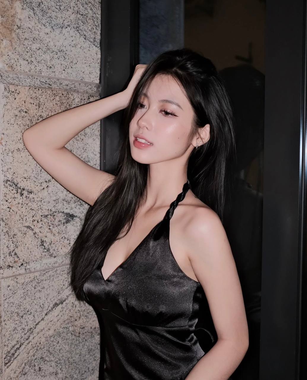 Lọ Lem suýt mất hạng bởi gái xinh 2k5 đang hot- Ảnh 12. Lọ Lem suýt mất hạng bởi gái xinh 2k5 đang hot- Ảnh 12.