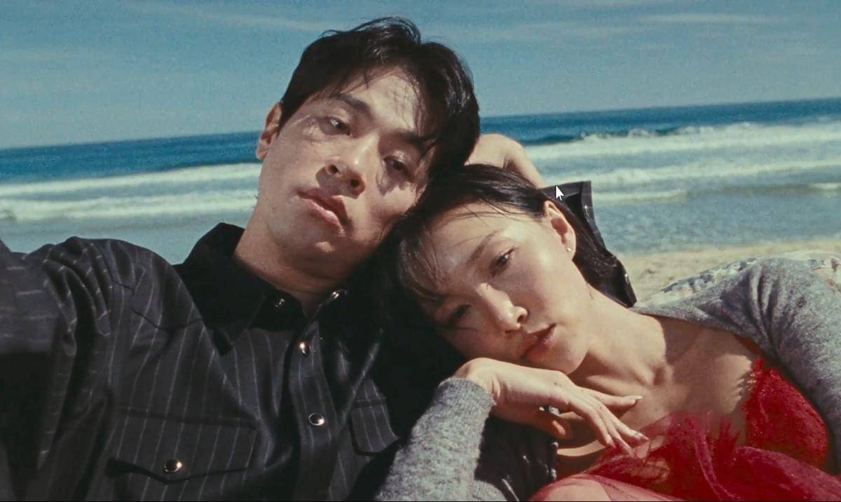 Màn trình diễn phát ngượng cả Rồng Xanh, dàn minh tinh hạng S ngồi "vô tri"- Ảnh 1.