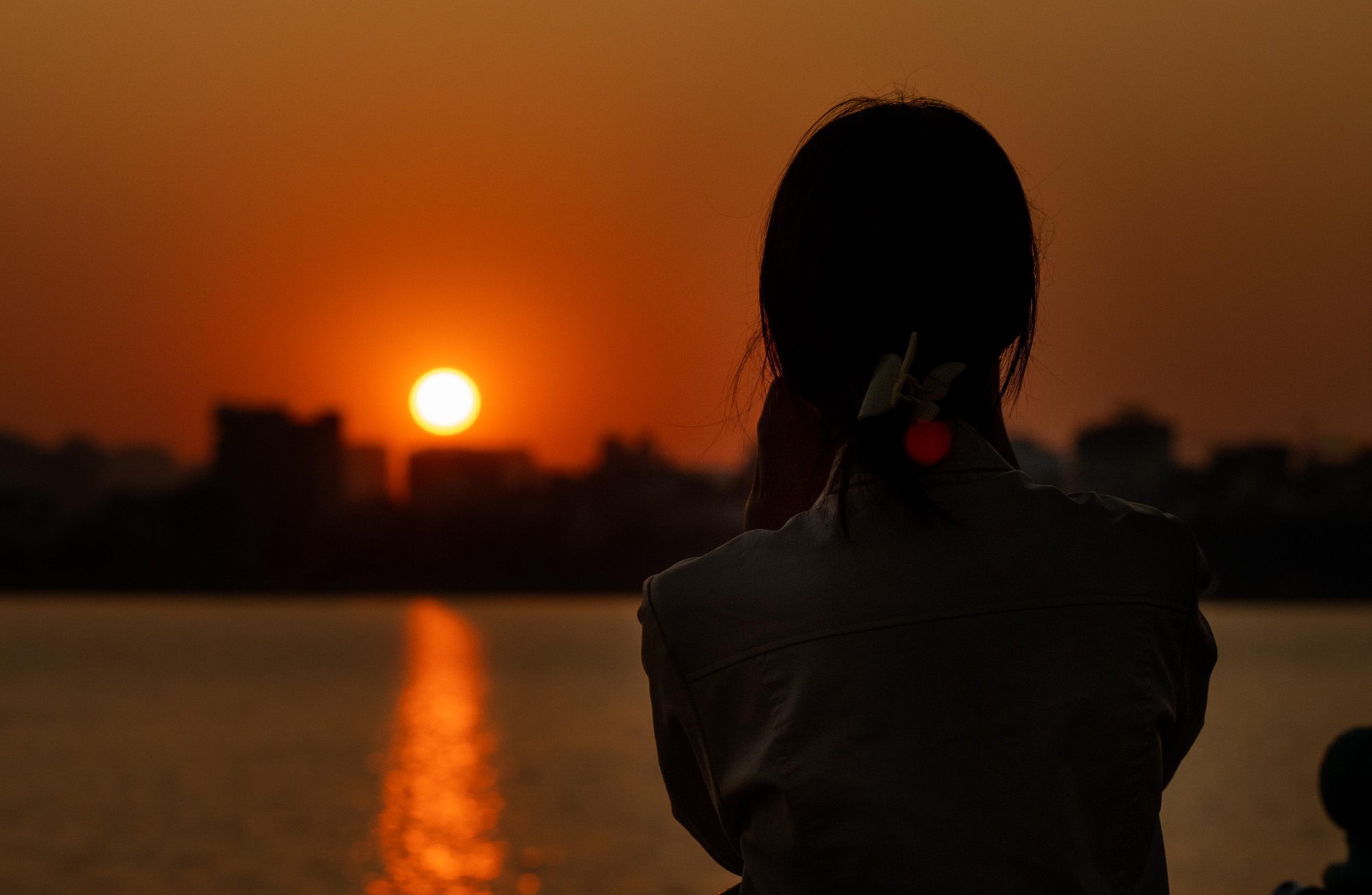 Clip: Cảnh tượng khó tin trên bầu trời Hà Nội chiều nay- Ảnh 15.