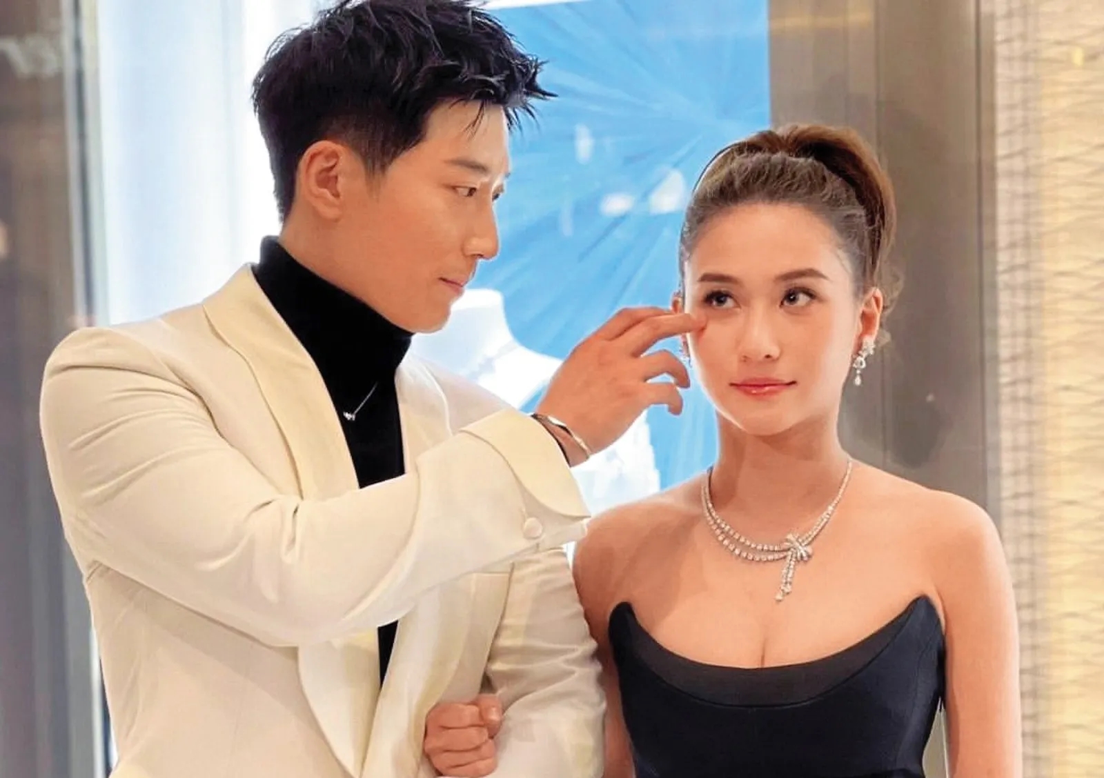 Đôi tai cũng không 