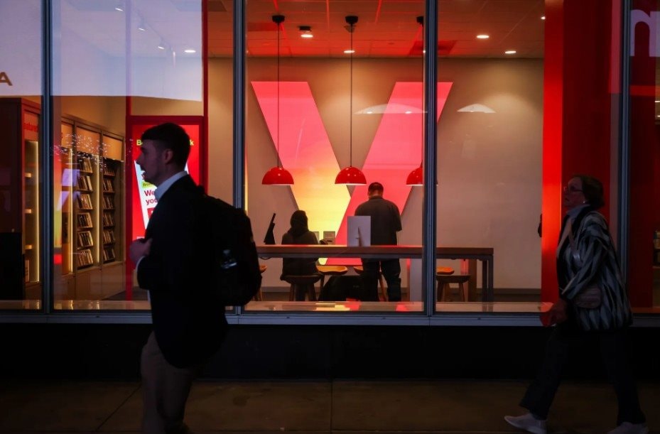 Verizon và cú sốc sa thải 13.000 người lớn nhất lịch sử: Tín hiệu của một cuộc tái cấu trúc sâu và cuộc đua sinh tồn trong viễn thông Mỹ- Ảnh 3.