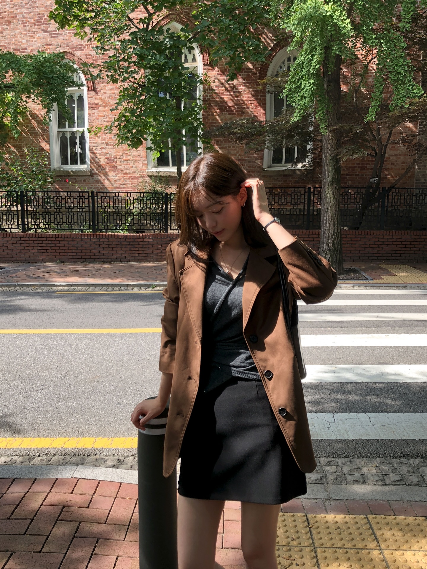 Áo blazer mặc với 4 item này là đẹp hoàn hảo: Thanh lịch từ công sở ra phố- Ảnh 3. Áo blazer mặc với 4 item này là đẹp hoàn hảo: Thanh lịch từ công sở ra phố- Ảnh 3.