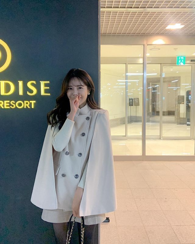 Kiểu áo toả ra vibe tài phiệt, nàng nào cũng nên sắm- Ảnh 6. Kiểu áo toả ra vibe tài phiệt, nàng nào cũng nên sắm- Ảnh 6.