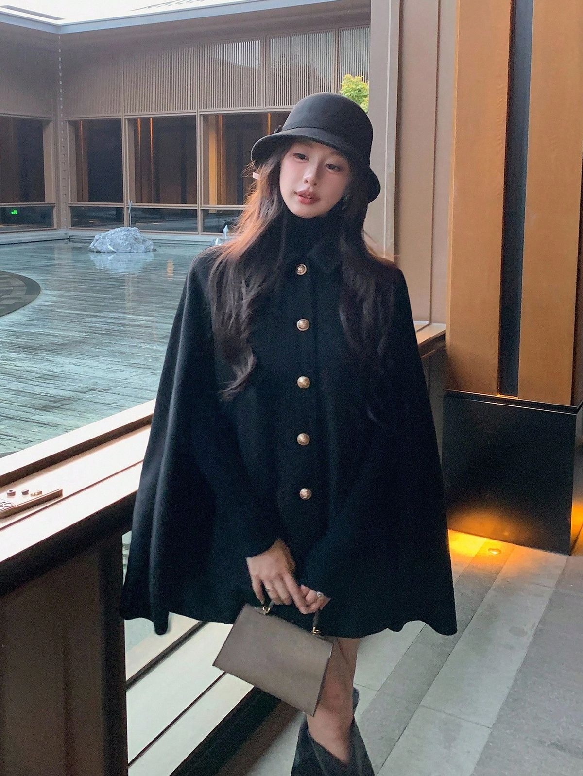 Kiểu áo toả ra vibe tài phiệt, nàng nào cũng nên sắm- Ảnh 2. Kiểu áo toả ra vibe tài phiệt, nàng nào cũng nên sắm- Ảnh 2.