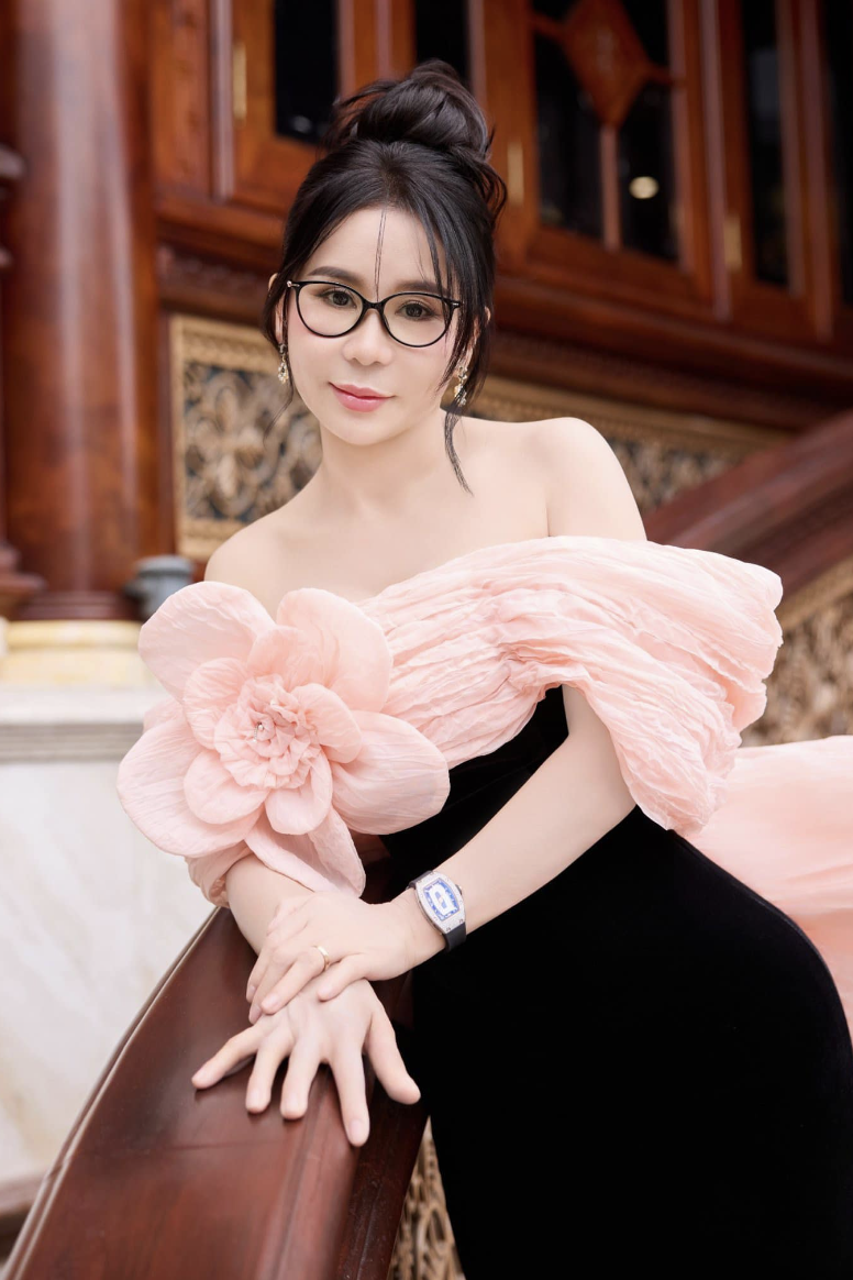 Mailisa - bà chủ chuỗi thẩm mỹ viện vừa bị khởi tố là ai?- Ảnh 2. Mailisa - bà chủ chuỗi thẩm mỹ viện vừa bị khởi tố là ai?- Ảnh 2.