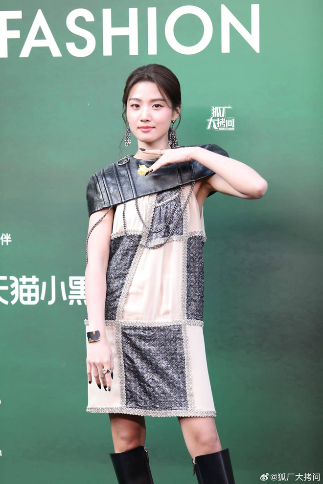 Chiếc váy Louis Vuitton 