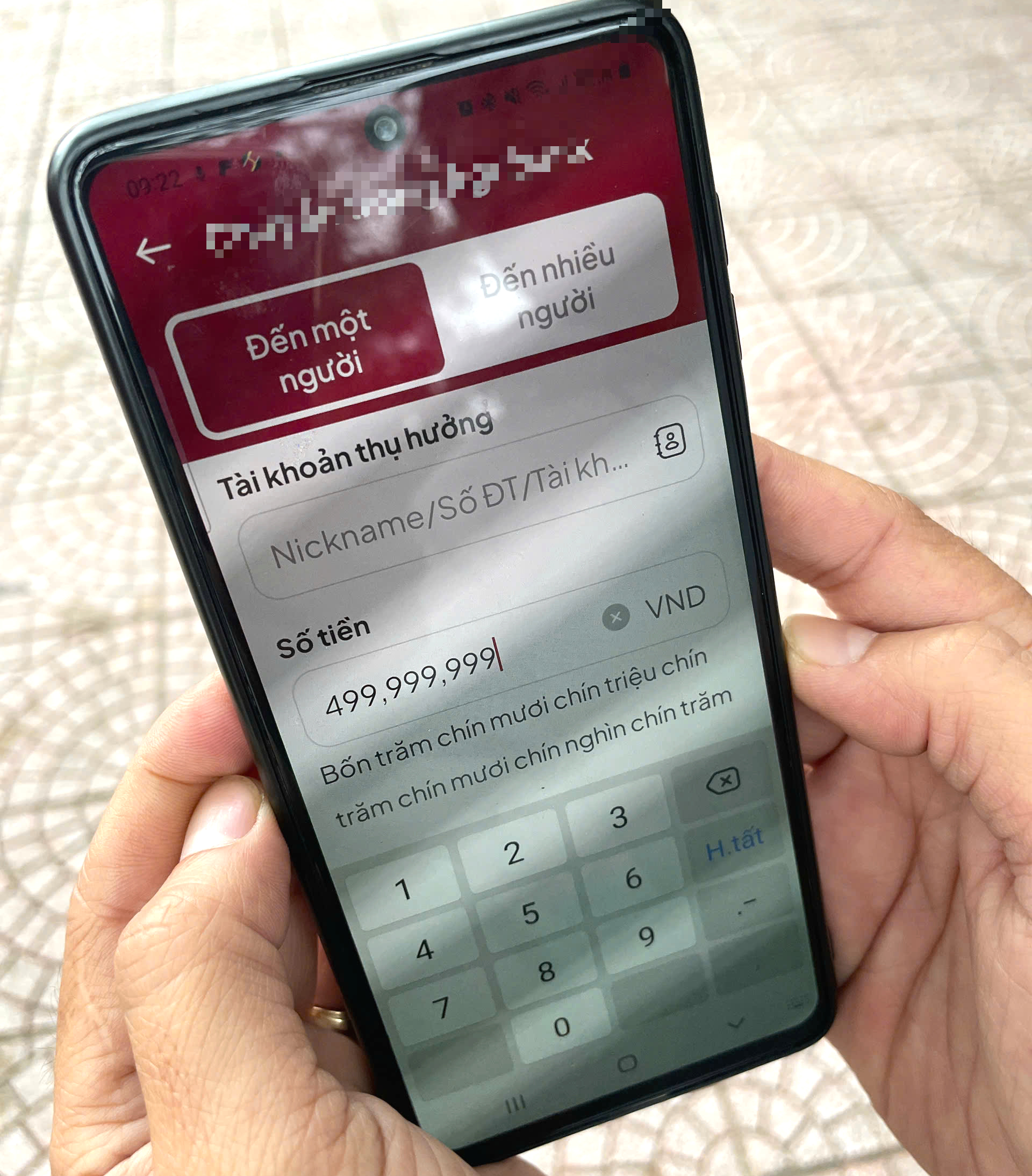 Vụ chuyển nhầm gần 500 triệu đồng, người nhận "không hợp tác": Không phải người xa lạ!- Ảnh 1. Vụ chuyển nhầm gần 500 triệu đồng, người nhận "không hợp tác": Không phải người xa lạ!- Ảnh 1.