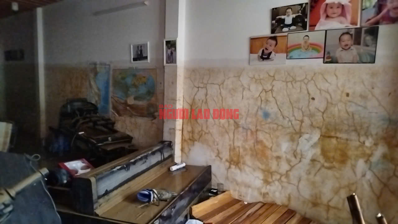 Tâm lũ Nha Trang tan hoang, nhiều người dân phá mái nhà thoát thân- Ảnh 7.