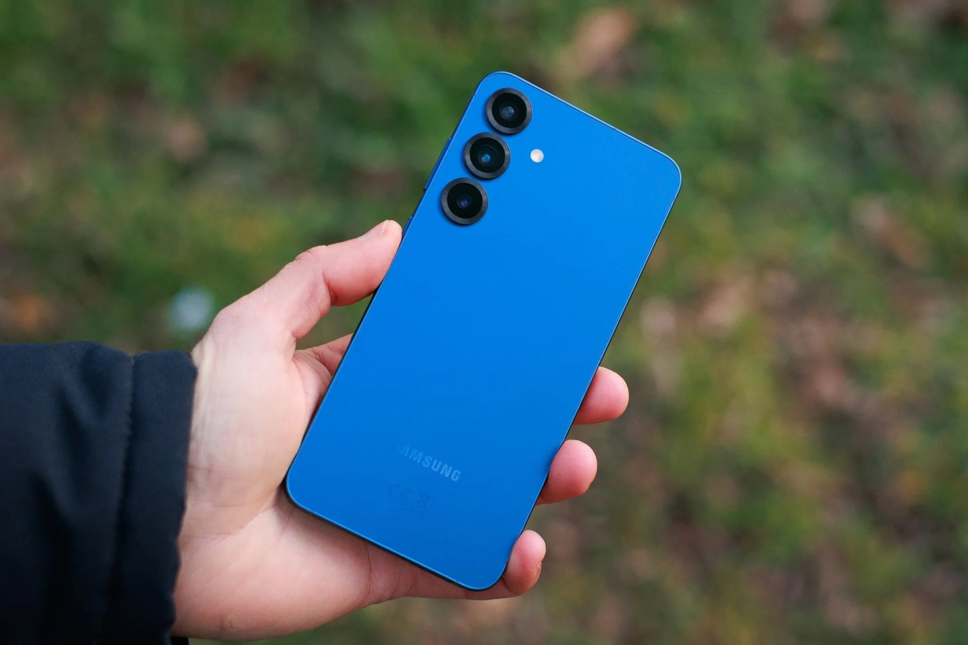 Samsung đã bỏ quên một "vũ khí bí mật": Chiếc điện thoại này lẽ ra còn đáng mua hơn cả dòng Galaxy Ultra- Ảnh 3.