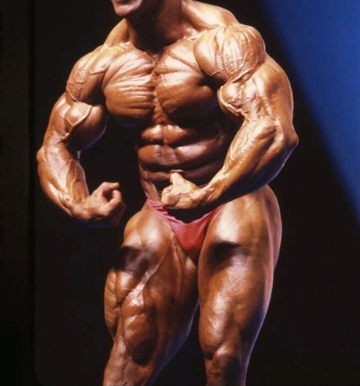 Siêu lùn 1m47 được mệnh danh là quái vật thể hình, quật ngã cả những gã khổng lồ gây choáng váng- Ảnh 2.