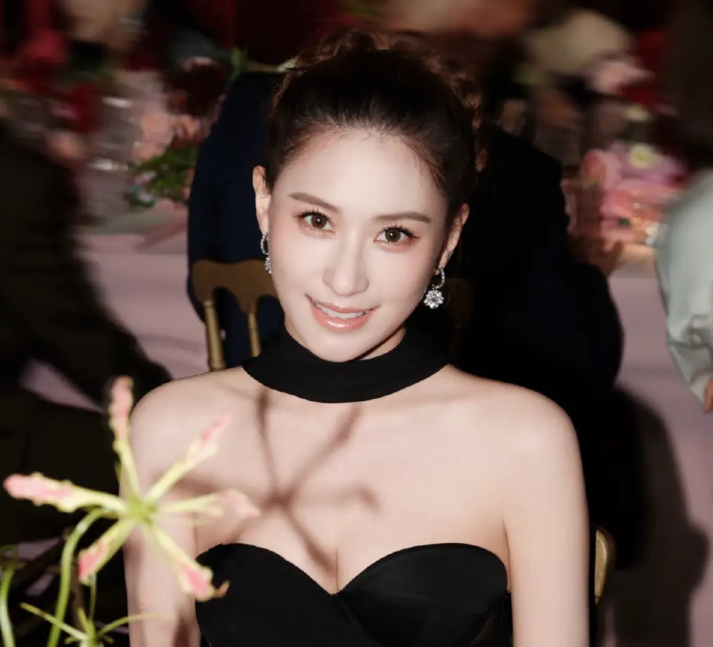 Đôi tai cũng không 