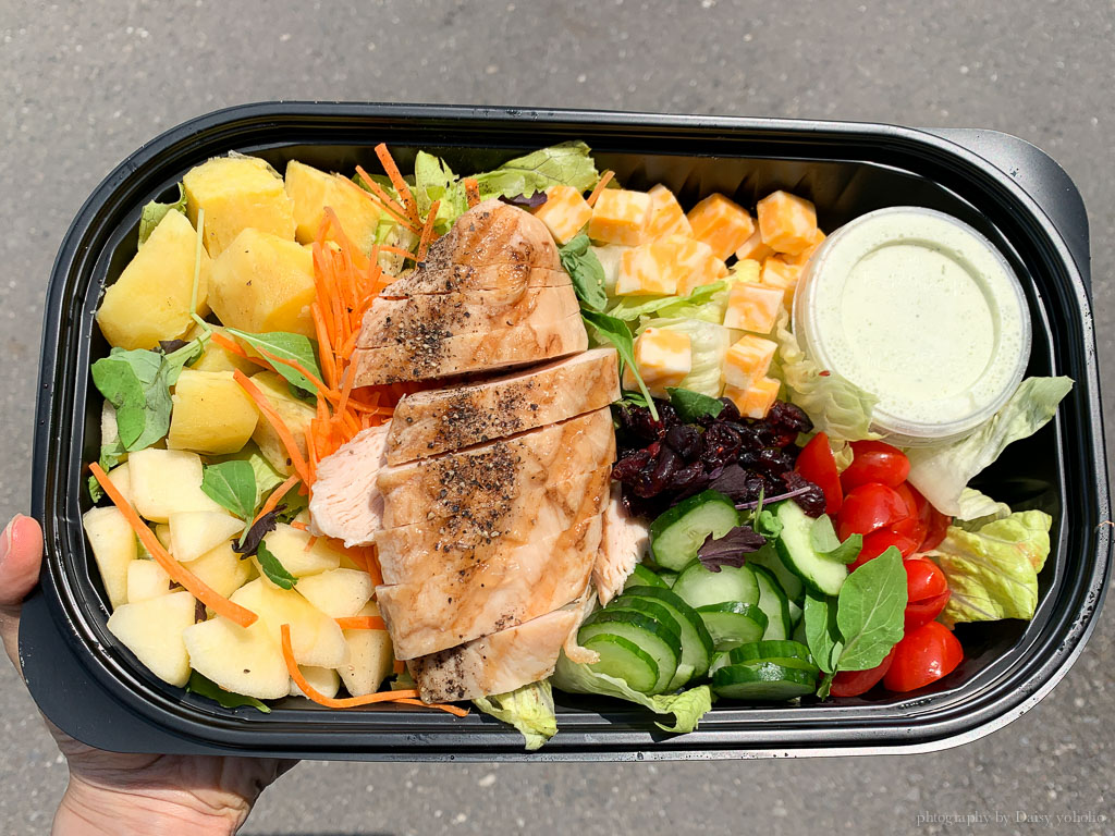 Người bán đồ ăn healthy chật vật: Xà lách tăng gấp đôi, rau thơm đắt hơn thịt khiến mỗi suất salad lỗ ngay khi còn chưa bán xong- Ảnh 1.