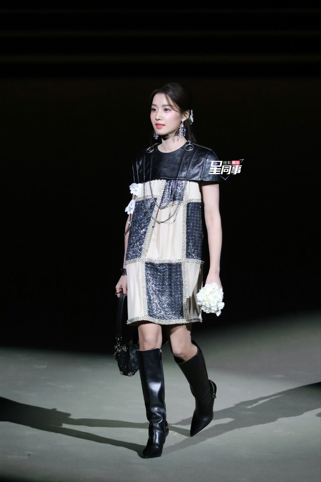 Chiếc váy Louis Vuitton 