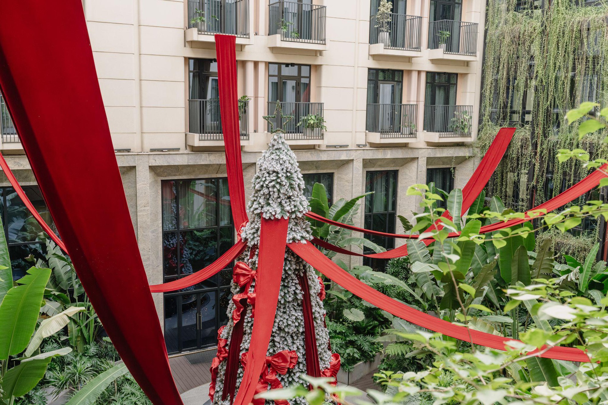 Xu hướng staycation lên ngôi: Vì sao REY Hotel trở thành lựa chọn của du khách trẻ tại Hà Nội?- Ảnh 4. Xu hướng staycation lên ngôi: Vì sao REY Hotel trở thành lựa chọn của du khách trẻ tại Hà Nội?- Ảnh 4.