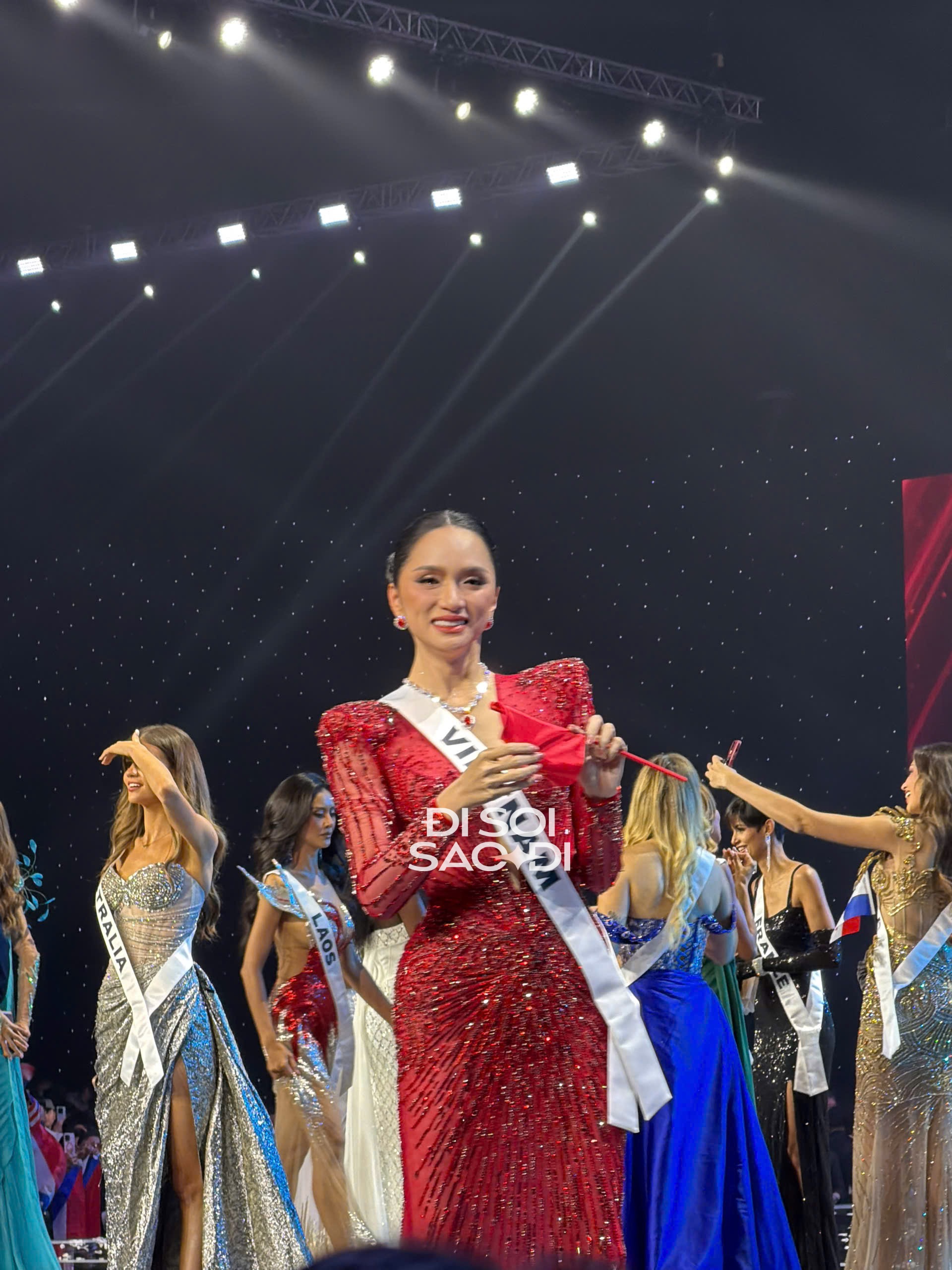 Hương Giang bật khóc, Hương Giang bật khóc,