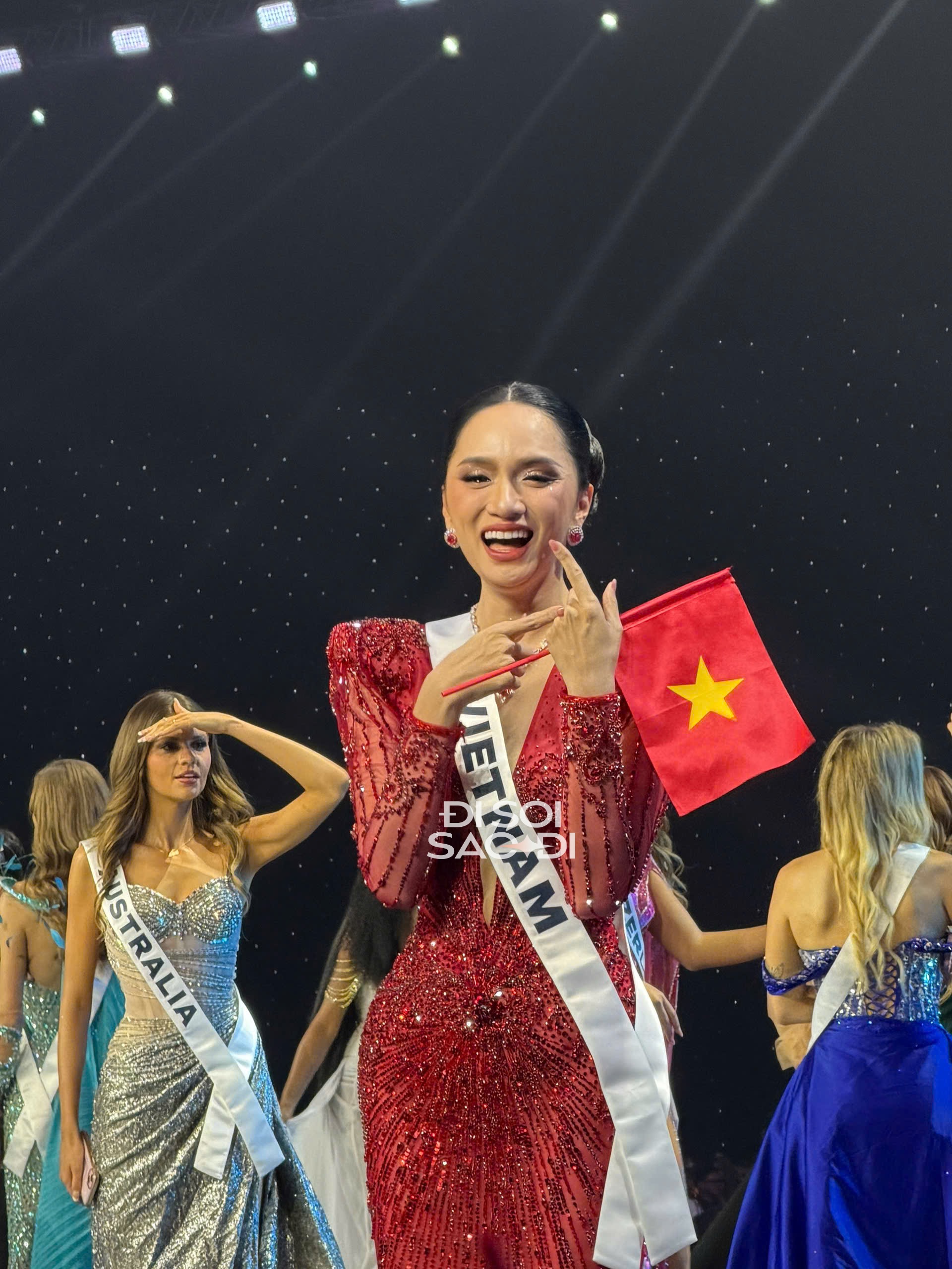 Hương Giang bật khóc, Hương Giang bật khóc,