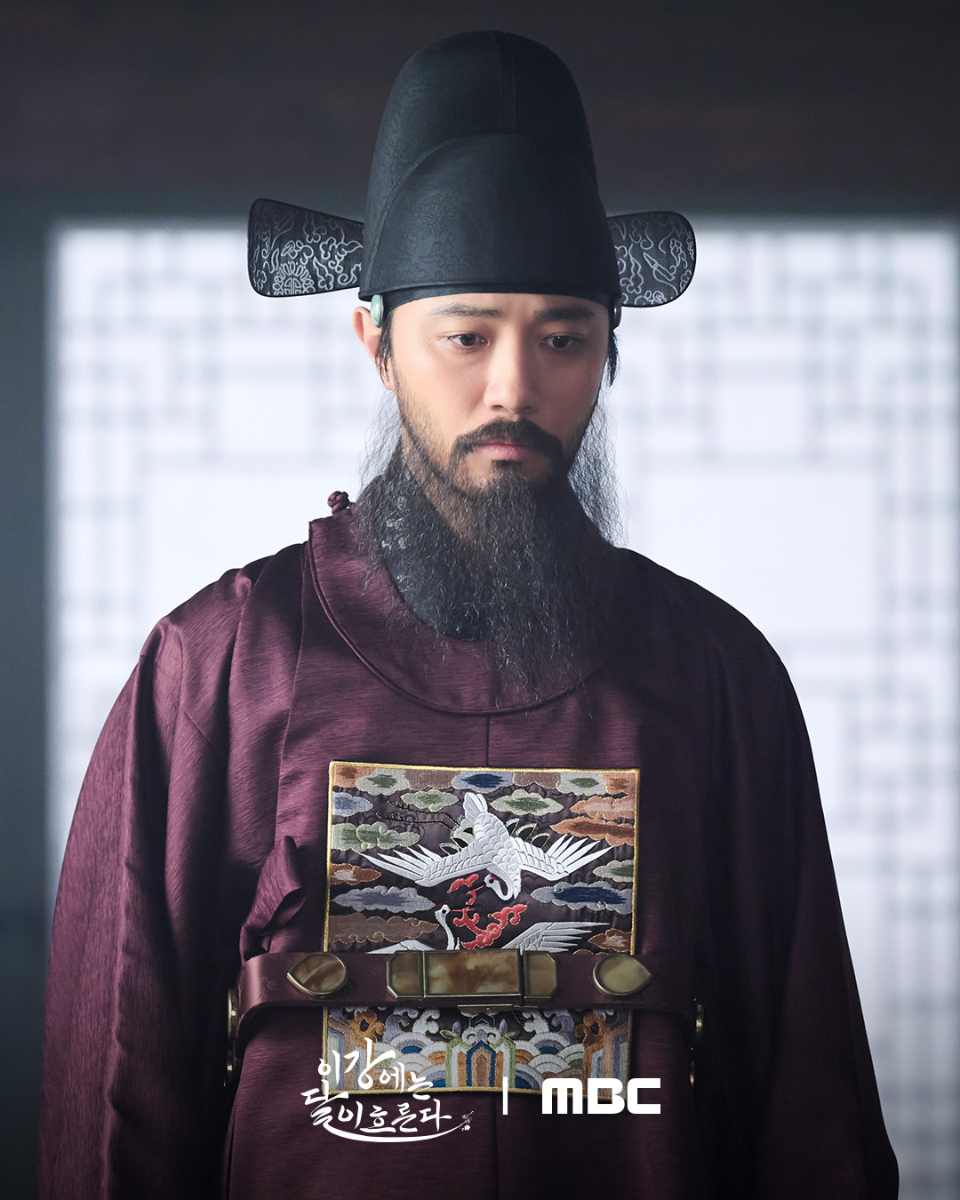 Không muốn tin đây là mỹ nam đẹp nhất Hậu Duệ Mặt Trời- Ảnh 4.