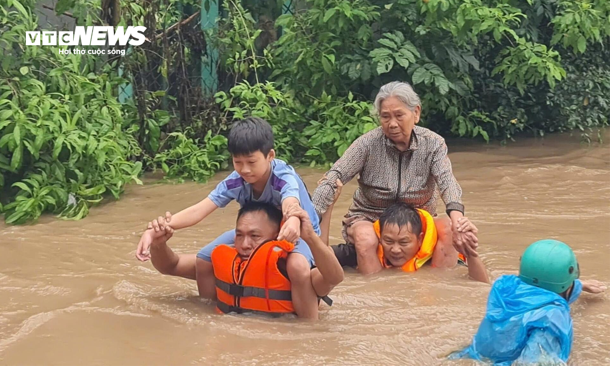 Mưa lũ khiến 52 người chết và mất tích, thiệt hại hơn 3.000 tỷ đồng- Ảnh 1.