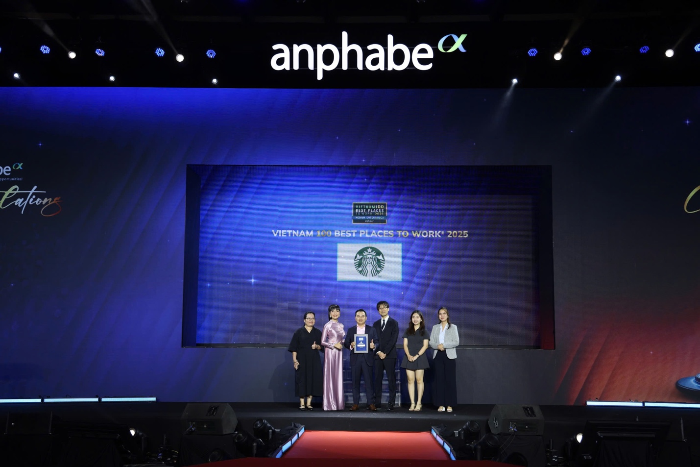 Starbucks Vietnam: Khi chiến lược phát triển con người trở thành lợi thế cạnh tranh bền vững- Ảnh 1. Starbucks Vietnam: Khi chiến lược phát triển con người trở thành lợi thế cạnh tranh bền vững- Ảnh 1.