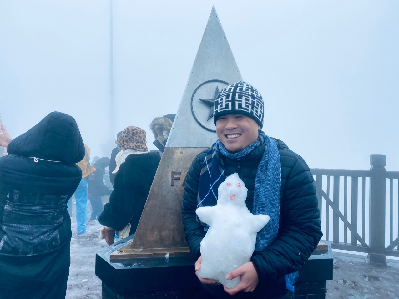 Miền Bắc đã xuất hiện băng giá sớm: Không phải ở Fansipan, đây cũng là điểm du lịch nổi tiếng Việt Nam- Ảnh 8. Miền Bắc đã xuất hiện băng giá sớm: Không phải ở Fansipan, đây cũng là điểm du lịch nổi tiếng Việt Nam- Ảnh 8.