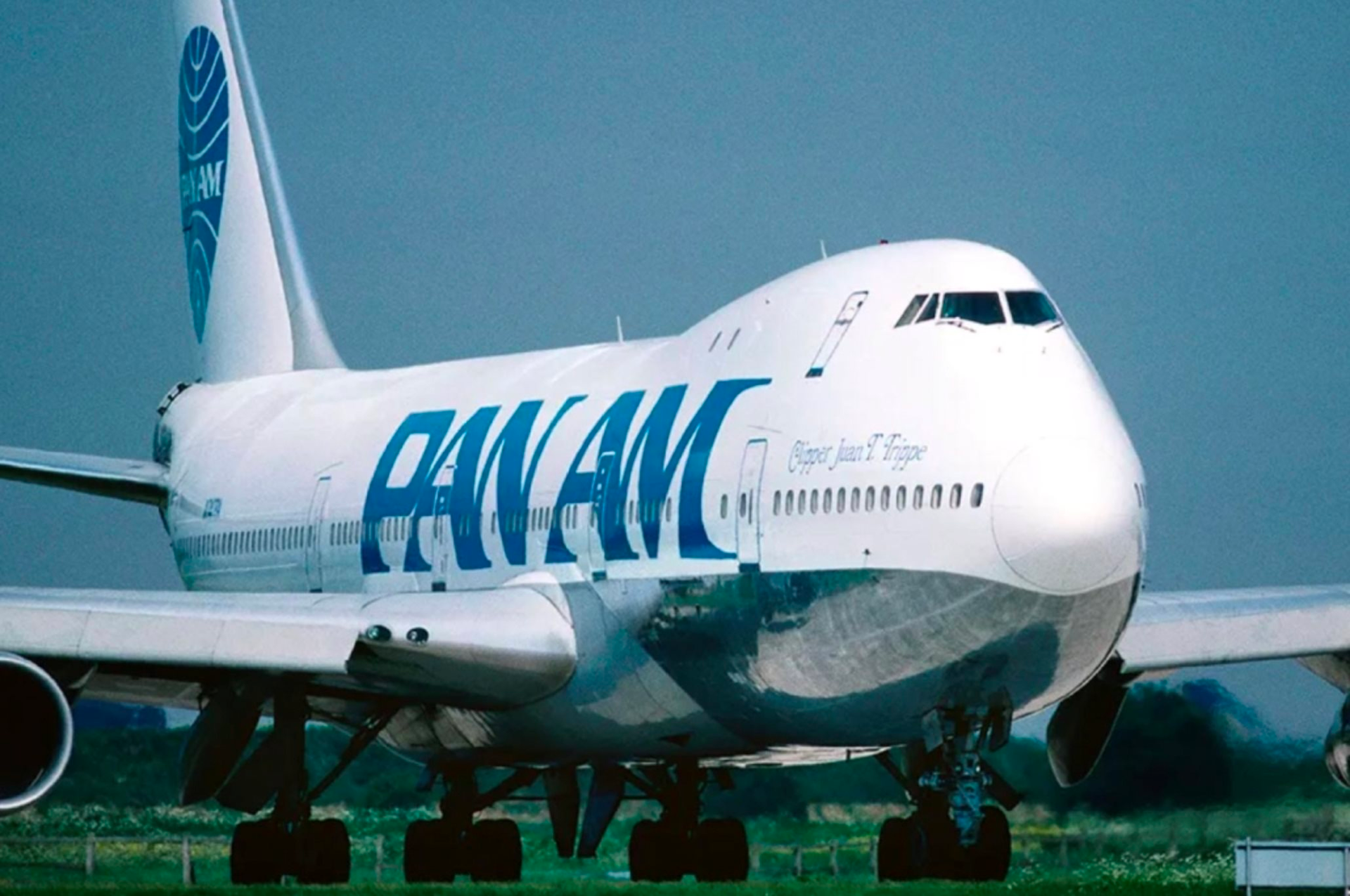 Máy bay nổ tung giữa trời: Biểu tượng một thời của nước Mỹ sụp đổ khiến cả thế giới bàng hoàng- Ảnh 1.