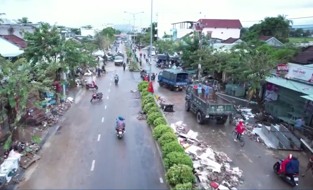 Sơn Hoà (Đắk Lắk) tan hoang sau cơn lũ vượt mốc lịch sử năm 1993- Ảnh 1. Sơn Hoà (Đắk Lắk) tan hoang sau cơn lũ vượt mốc lịch sử năm 1993- Ảnh 1.