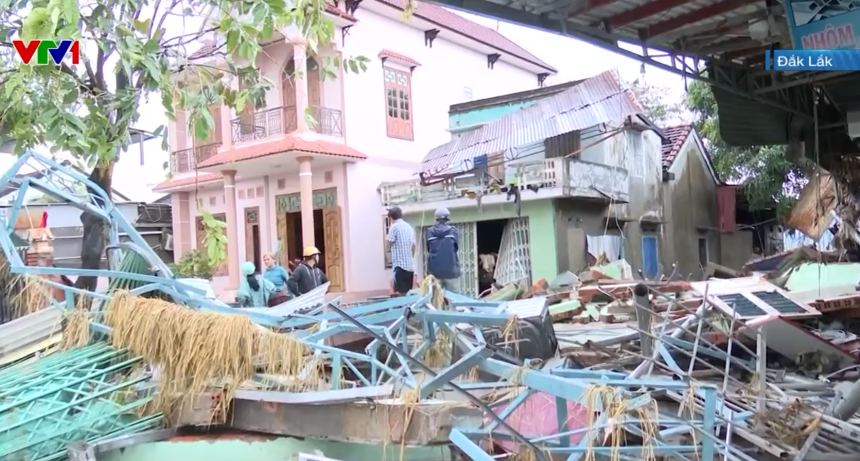 Sơn Hoà (Đắk Lắk) tan hoang sau cơn lũ vượt mốc lịch sử năm 1993- Ảnh 3. Sơn Hoà (Đắk Lắk) tan hoang sau cơn lũ vượt mốc lịch sử năm 1993- Ảnh 3.