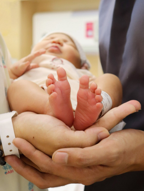 Cặp diễn viên - người mẫu Vbiz chào đón con đầu lòng sau 4 tháng làm đám cưới- Ảnh 3.