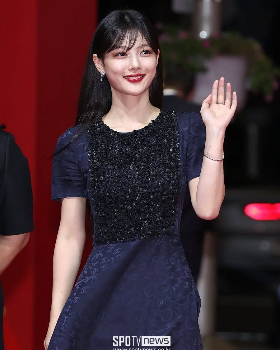 Kim Yoo Jung hãy mang điều này ra đời thực- Ảnh 19.
