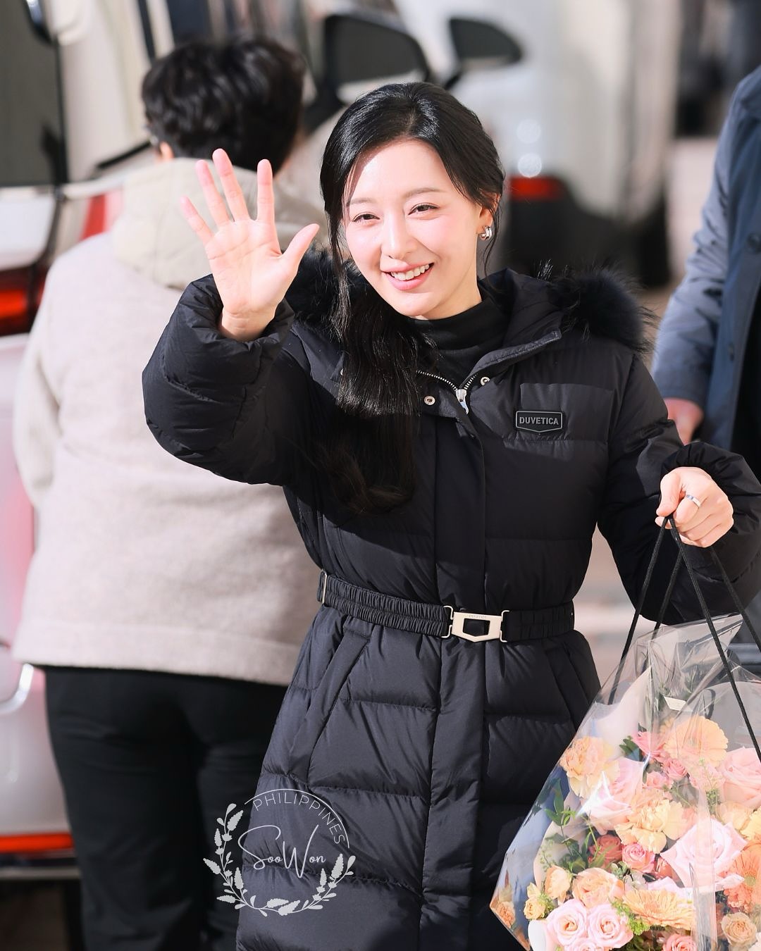 Cũng tới ngày Kim Ji Won bị soi quá đà: Mặt vậy mà vẫn chê?- Ảnh 9. Cũng tới ngày Kim Ji Won bị soi quá đà: Mặt vậy mà vẫn chê?- Ảnh 9.