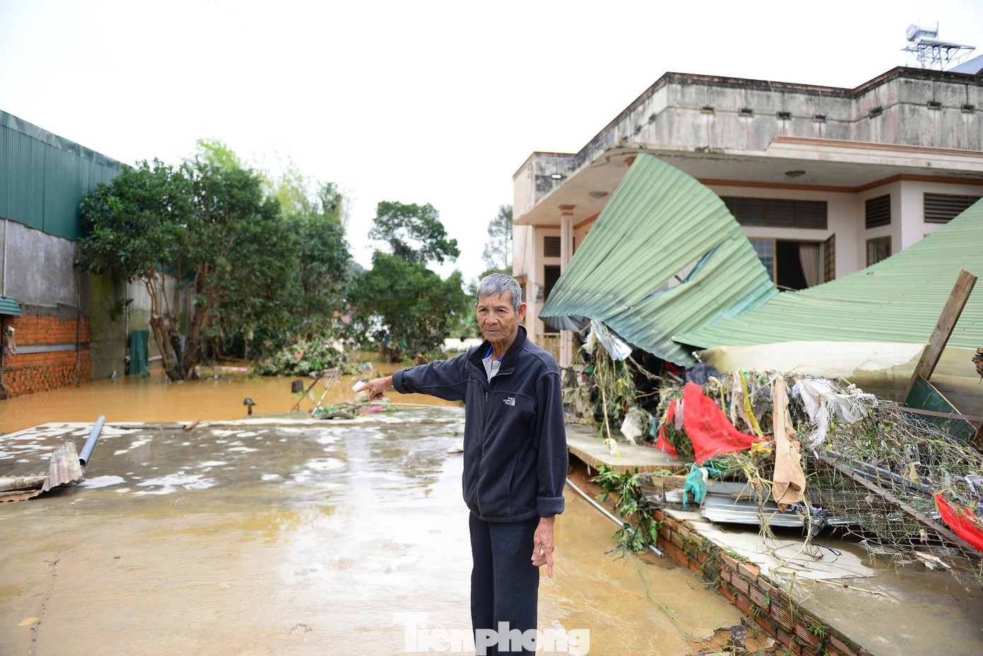 Xót xa cảnh tan hoang sau mưa lũ ở Lâm Đồng, nhiều hộ chỉ còn trơ lại nền nhà- Ảnh 6.