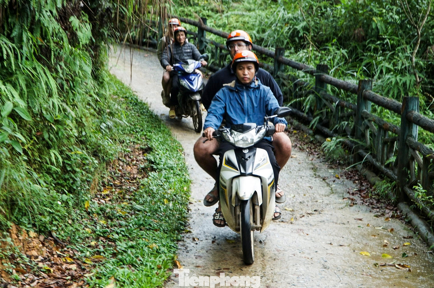 Cách 'trả ơn' thiên nhiên của đội xe ôm du lịch ở thung lũng Kho Mường- Ảnh 2.
