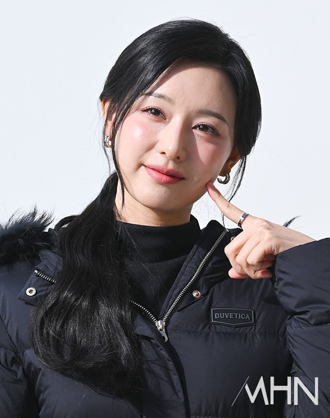 Cũng tới ngày Kim Ji Won bị soi quá đà: Mặt vậy mà vẫn chê?- Ảnh 8. Cũng tới ngày Kim Ji Won bị soi quá đà: Mặt vậy mà vẫn chê?- Ảnh 8.