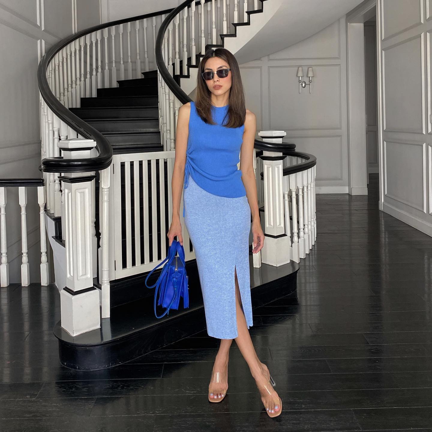 5 kiểu chân váy này có gì mà được các mỹ nhân Việt diện mãi không chán?- Ảnh 7. 5 kiểu chân váy này có gì mà được các mỹ nhân Việt diện mãi không chán?- Ảnh 7.