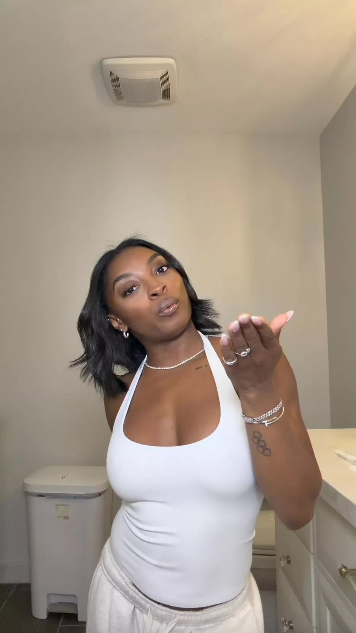 Huyền thoại TDDC sở hữu 11 huy chương Olympic gây sốc với bộ ngực 