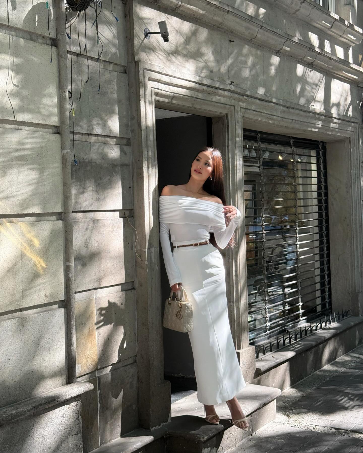 5 kiểu chân váy này có gì mà được các mỹ nhân Việt diện mãi không chán?- Ảnh 10. 5 kiểu chân váy này có gì mà được các mỹ nhân Việt diện mãi không chán?- Ảnh 10.