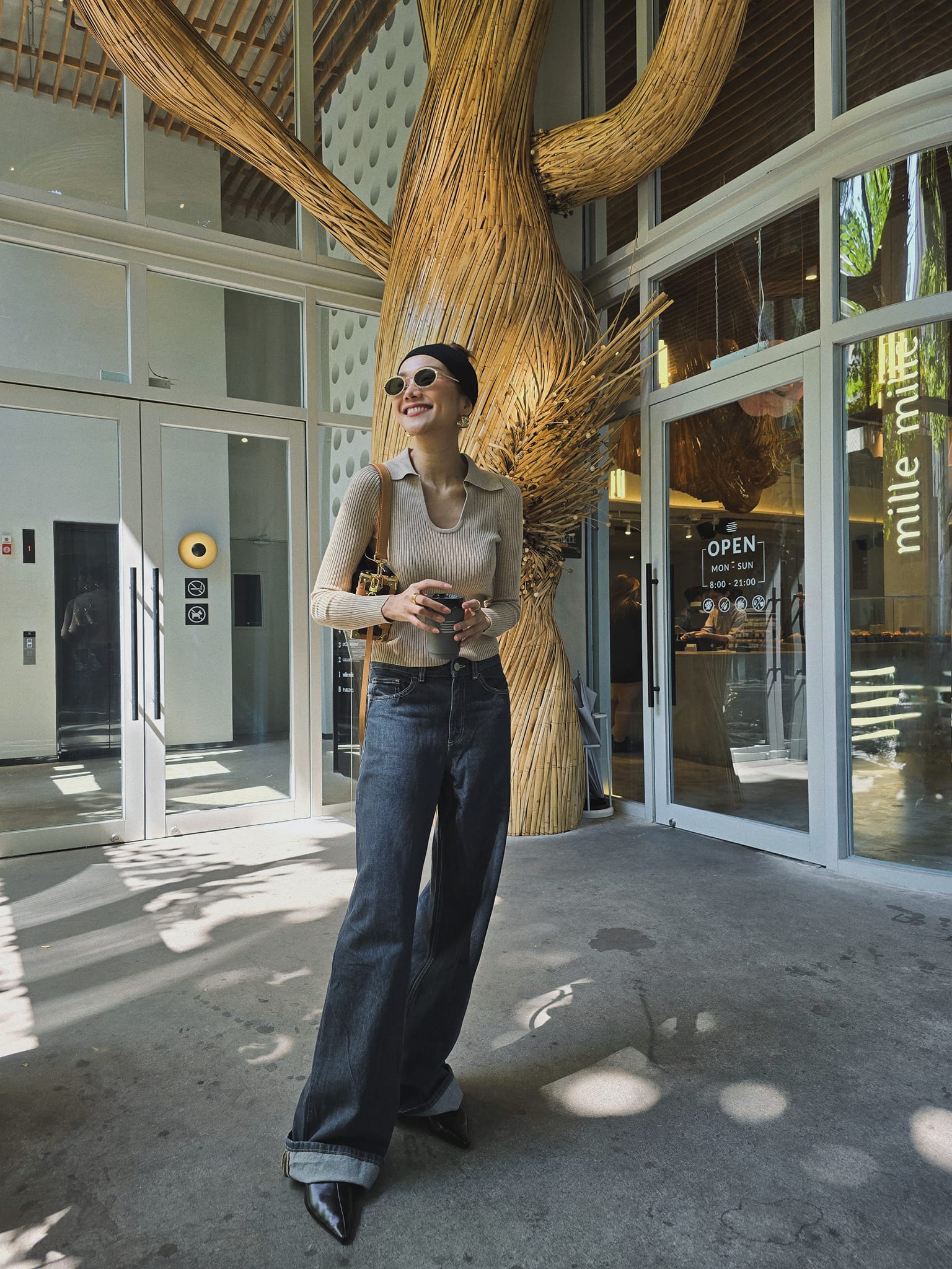 Phụ nữ trên 40 tuổi muốn mặc quần jeans đẹp thì hãy học Phạm Thanh Hằng, đảm bảo sành điệu suốt 4 mùa- Ảnh 8. Phụ nữ trên 40 tuổi muốn mặc quần jeans đẹp thì hãy học Phạm Thanh Hằng, đảm bảo sành điệu suốt 4 mùa- Ảnh 8.