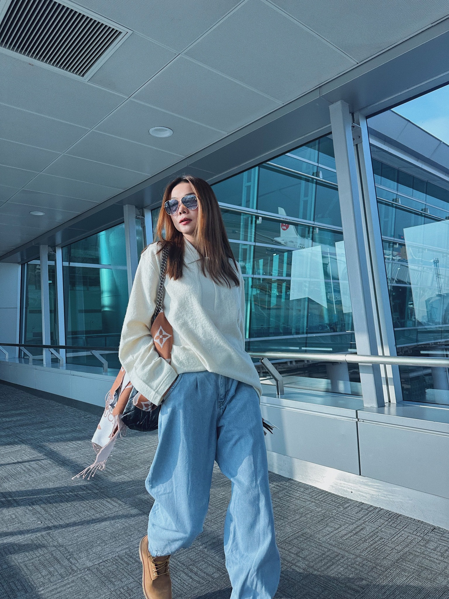 Phụ nữ trên 40 tuổi muốn mặc quần jeans đẹp thì hãy học Phạm Thanh Hằng, đảm bảo sành điệu suốt 4 mùa- Ảnh 6. Phụ nữ trên 40 tuổi muốn mặc quần jeans đẹp thì hãy học Phạm Thanh Hằng, đảm bảo sành điệu suốt 4 mùa- Ảnh 6.