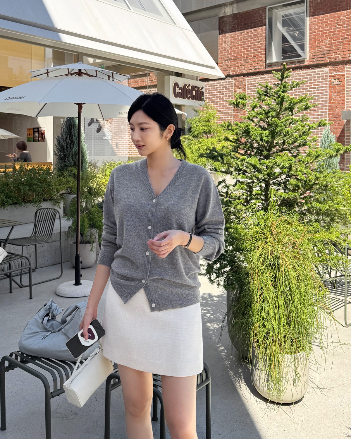 4 cách mặc áo len mỏng chuẩn sang xịn mịn cho những ngày đông không quá lạnh- Ảnh 4.